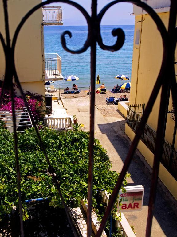 Pansion Roulis Hotel Moraitika Exterior photo