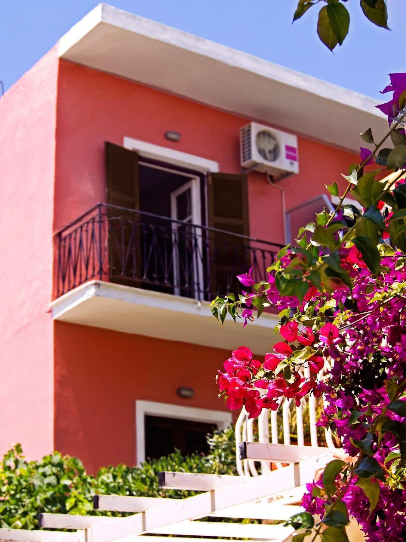 Pansion Roulis Hotel Moraitika Exterior photo